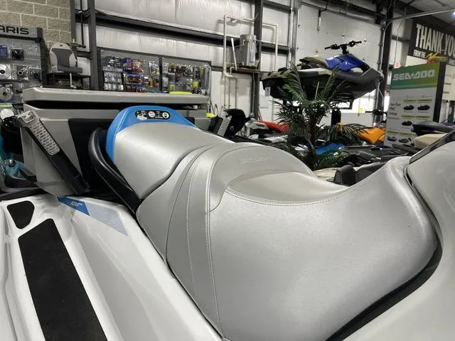 Slide: The Image of Sea-Doo FISHPRO 2023 - 5