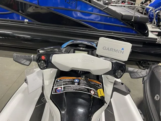 Slide: The Image of Sea-Doo FISHPRO 2023 - 6