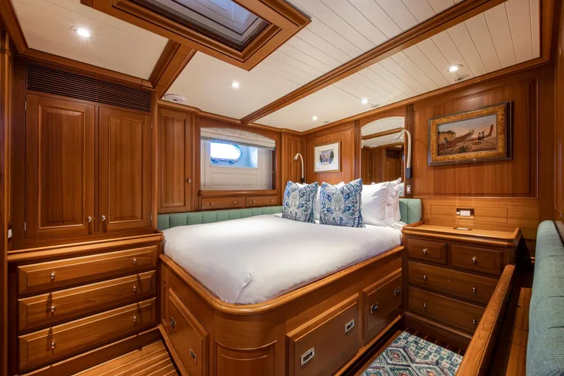 Slide: The Image of Luxurious cabin on Alloy Yachts Cruising Ketch 1998. - 31