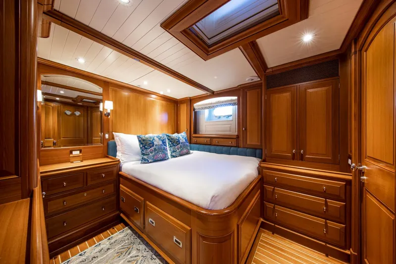 Slide: The Image of Luxurious cabin on Alloy Yachts Cruising Ketch 1998. - 33