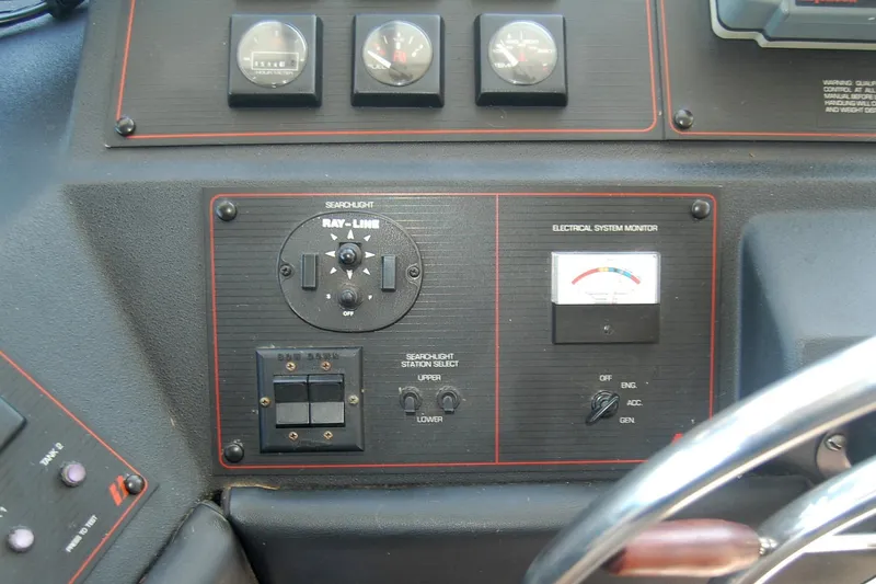 Slide: The Image of Bayliner 4588 Pilothouse 1992 - 55