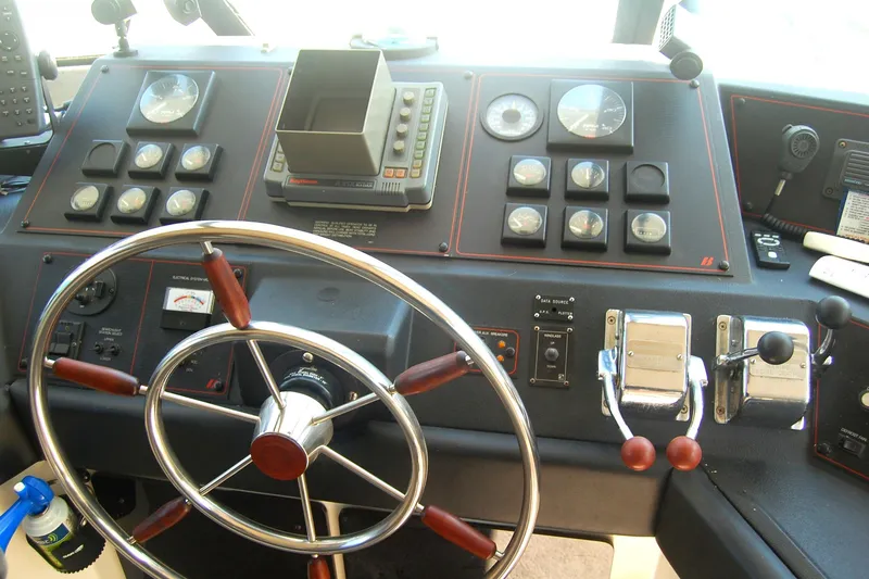 Slide: The Image of Bayliner 4588 Pilothouse 1992 - 57