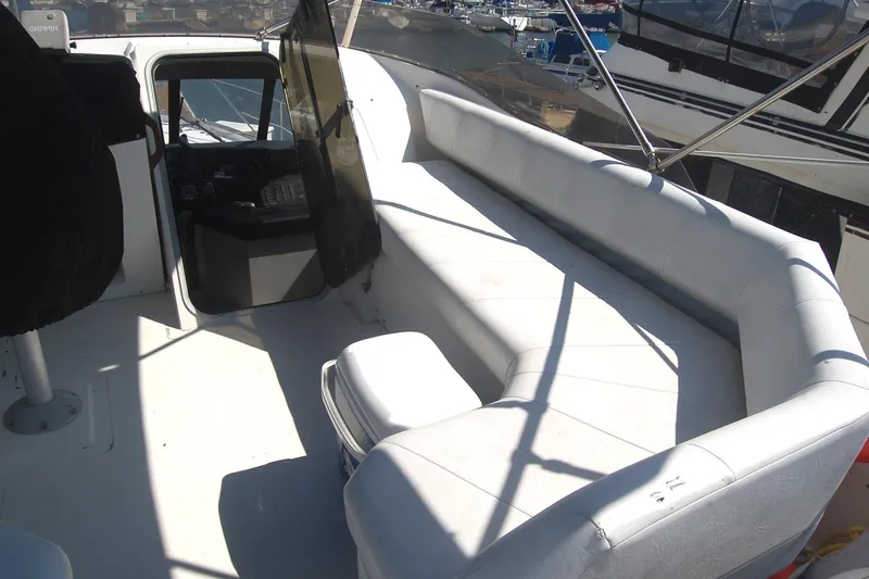 Slide: The Image of Bayliner 4588 Pilothouse 1992 - 59