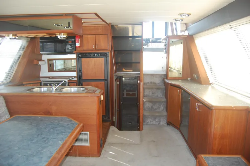 Slide: The Image of Salon / Galley - 9