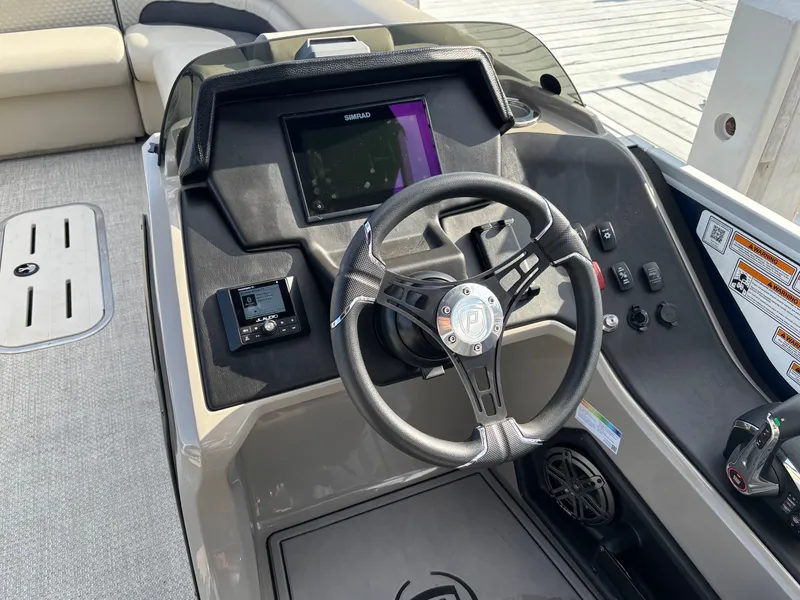 Slide: The Image of Premier 250 Solaris RL 2023 - 207