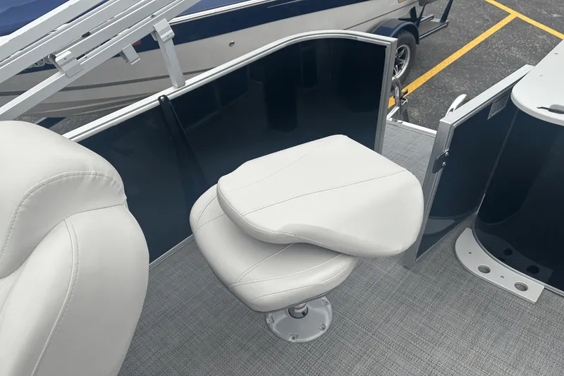 Slide: The Image of Sylvan 8520 MIRAGE PF 2023 - 13