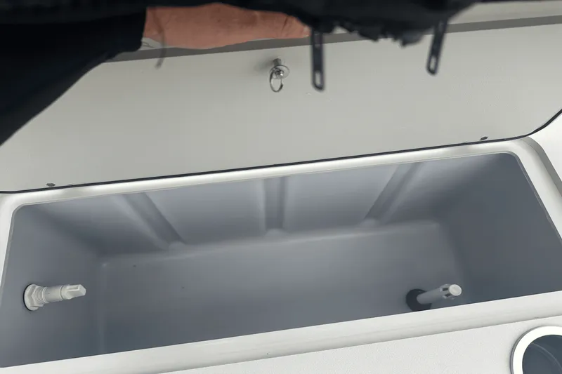 Slide: The Image of Sylvan 8520 MIRAGE PF 2023 - 15