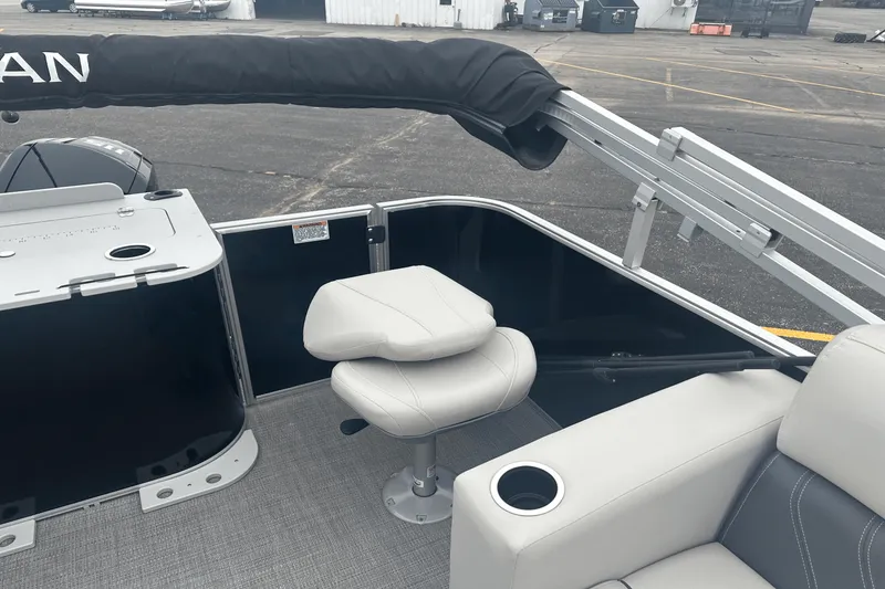 Slide: The Image of Sylvan 8520 MIRAGE PF 2023 - 7