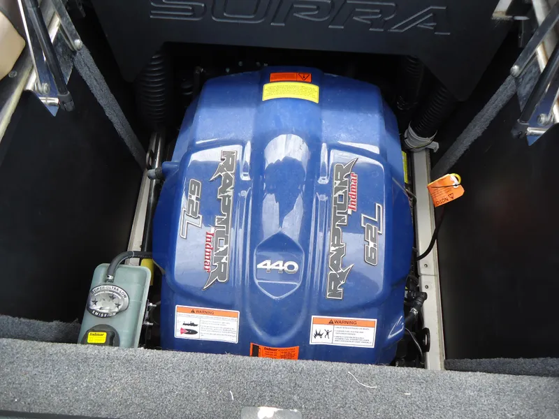 Slide: The Image of 2018 Supra SL boat engine, Raptor 440, GH2. - 33