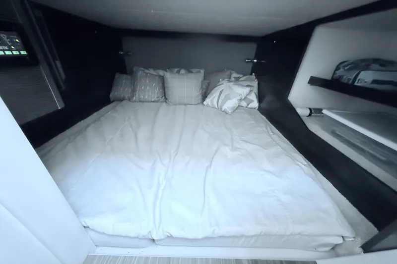 Slide: The Image of Cruisers 38 GLS 2020 - 20