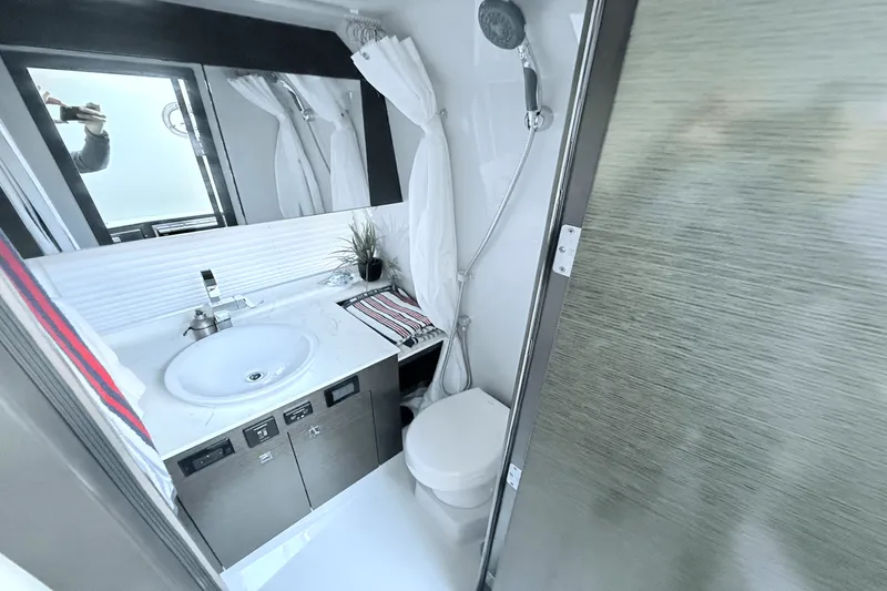 Slide: The Image of Cruisers 38 GLS 2020 - 21