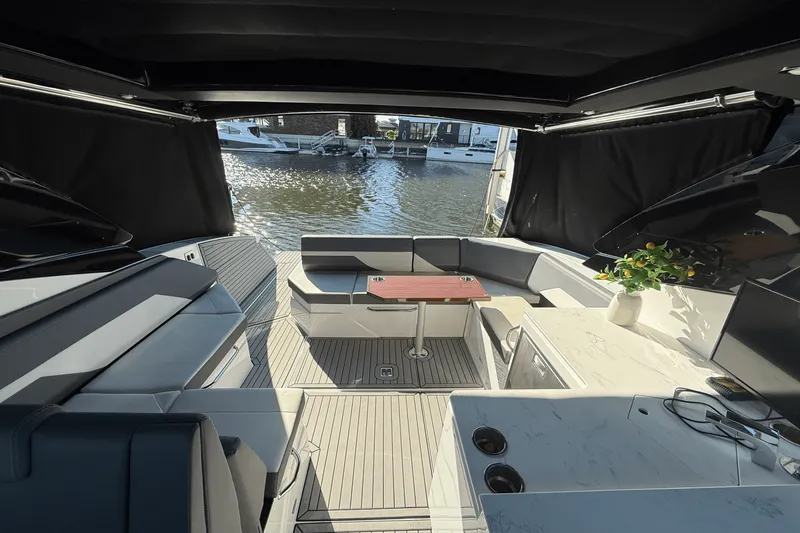Slide: The Image of Cruisers Yachts 38 GLS 2020 - 5