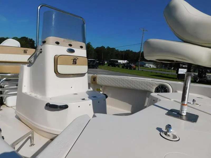 Slide: The Image of 2023 Carolina Skiff 19 Ultra Elite boat interior with console and seating. - 9