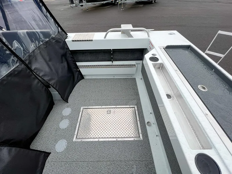 Slide: The Image of Hewescraft 190 Sea Runner 2026 - 15