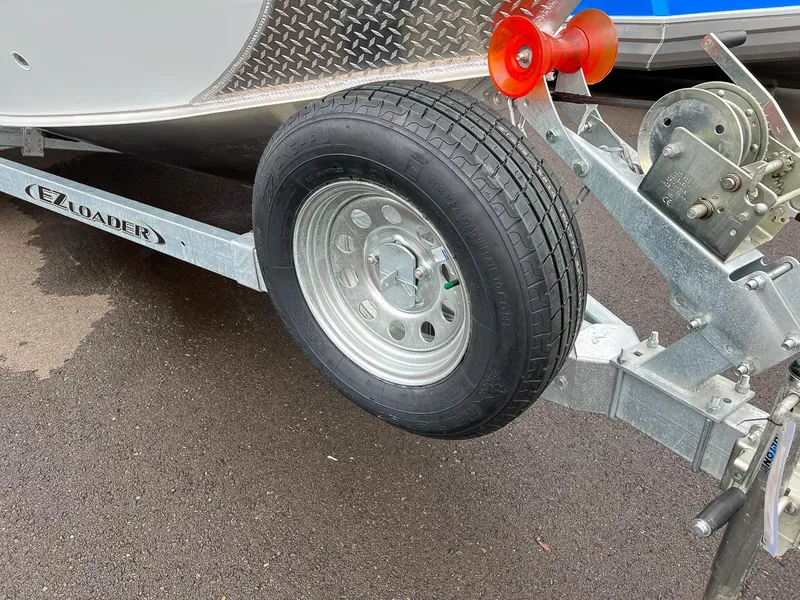 Slide: The Image of Hewescraft 190 Sea Runner 2026 - 18