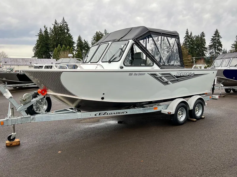 Slide: The Image of Hewescraft 190 Sea Runner 2026 - 6