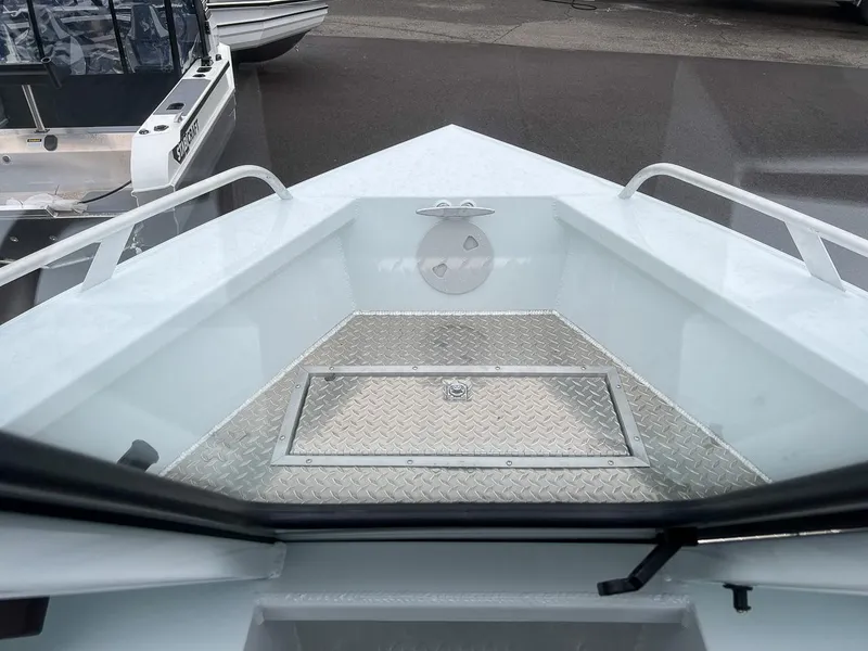 Slide: The Image of Hewescraft 190 Sea Runner 2026 - 7