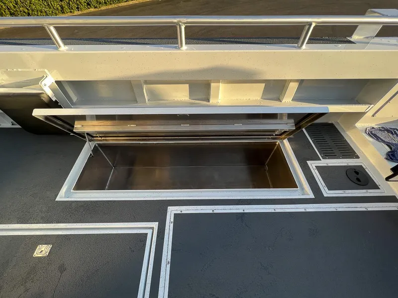 Slide: The Image of North River OFFSHORE 3300WXL WA 2026 - 24