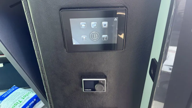 Slide: The Image of Brabus Shadow 900 Sun Top 2020 - 51