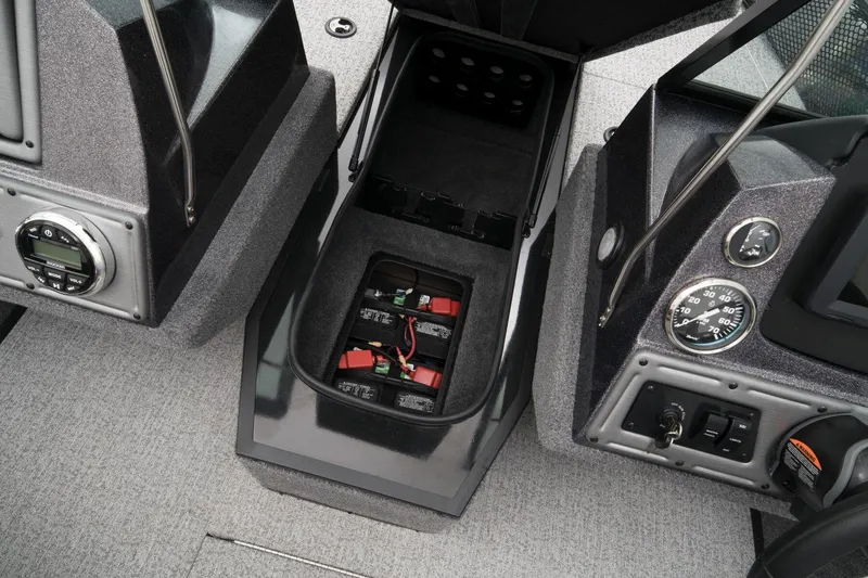 Slide: The Image of Ranger VS1782SC Angler 2023 - 40