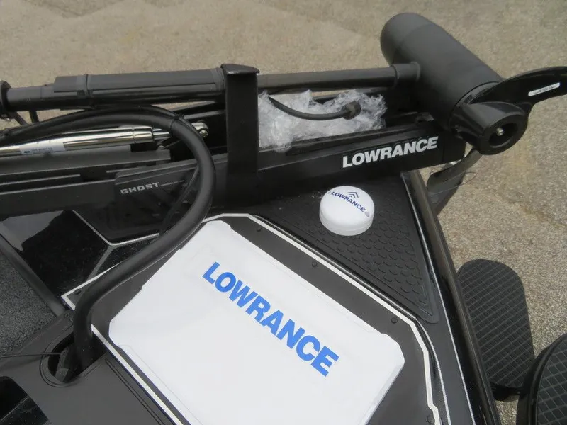 Slide: The Image of 2023 Ranger Z521R Ranger Cup Equipped with Lowrance electronics. - 23