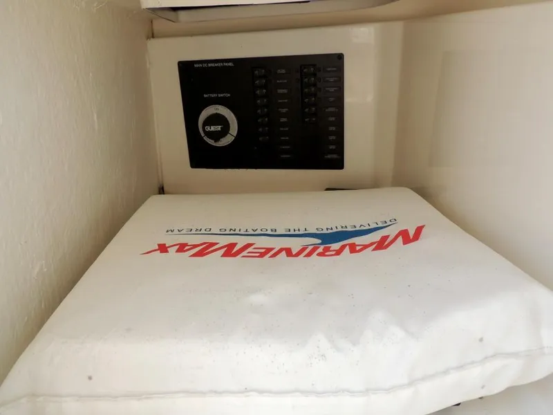 Slide: The Image of Control panel and cushion in 2016 Sea Ray 350 Sundancer boat. - 18