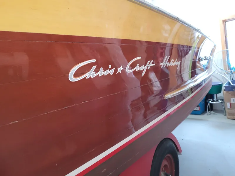 Slide: The Image of 1953 Chris-Craft HOLIDAY 24 wooden boat, side view with logo. - 14