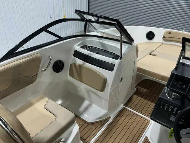 Slide: The Image of Bayliner VR5 Bowrider 2023 - 12