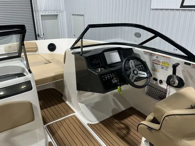 Slide: The Image of Bayliner VR5 Bowrider 2023 - 14