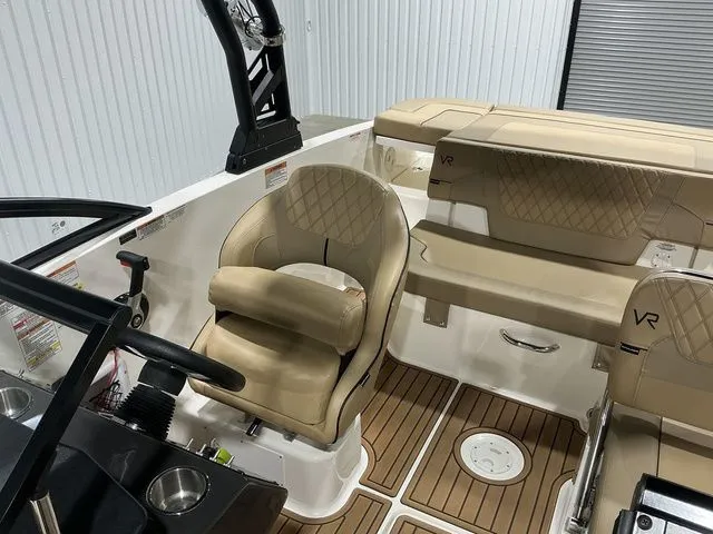 Slide: The Image of Bayliner VR5 Bowrider 2023 - 18