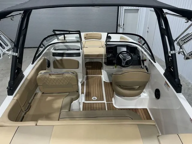 Slide: The Image of Bayliner VR5 Bowrider 2023 - 19