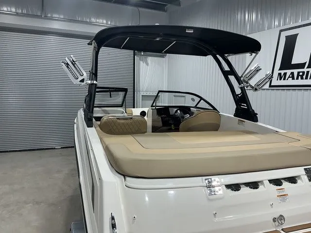 Slide: The Image of Bayliner VR5 Bowrider 2023 - 21