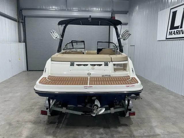 Slide: The Image of Bayliner VR5 Bowrider 2023 - 5