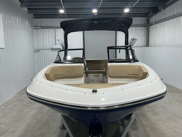 Slide: The Image of Bayliner VR5 Bowrider 2023 - 8