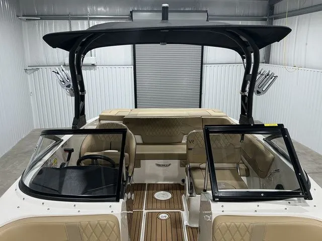 Slide: The Image of Bayliner VR5 Bowrider 2023 - 9