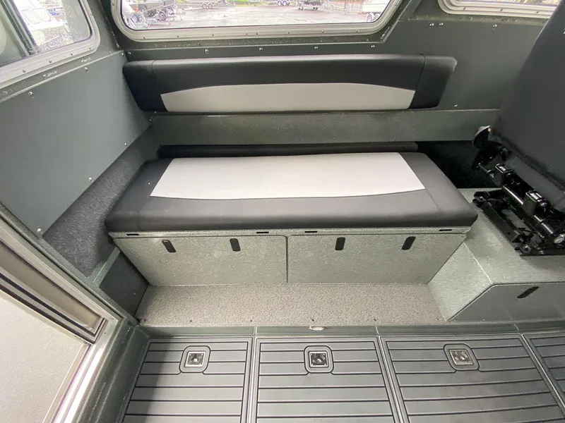 Slide: The Image of North River 2900 SXL 2026 - 11