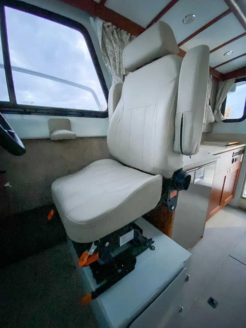 Slide: The Image of Hewescraft 290 Adventure 2026 - 9