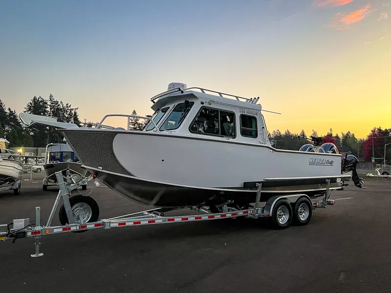 Slide: The Image of Hewescraft 250 Alaskan 2026 - 6