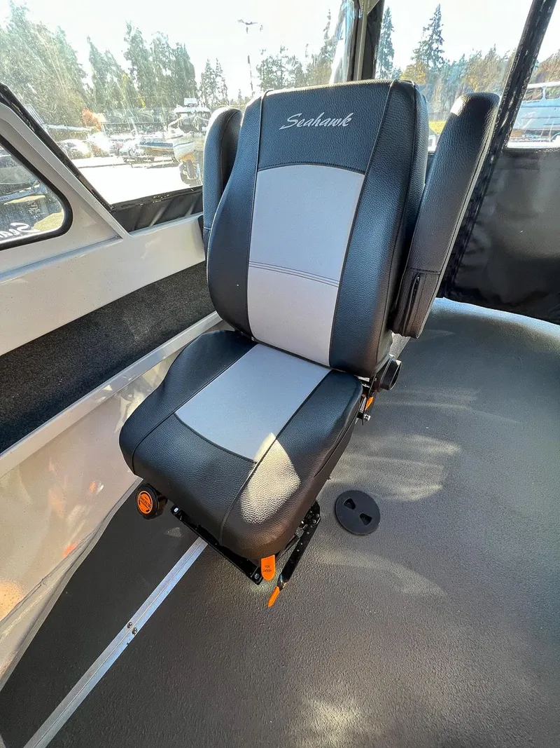 Slide: The Image of North River 24 SeaHawk 2026 - 12