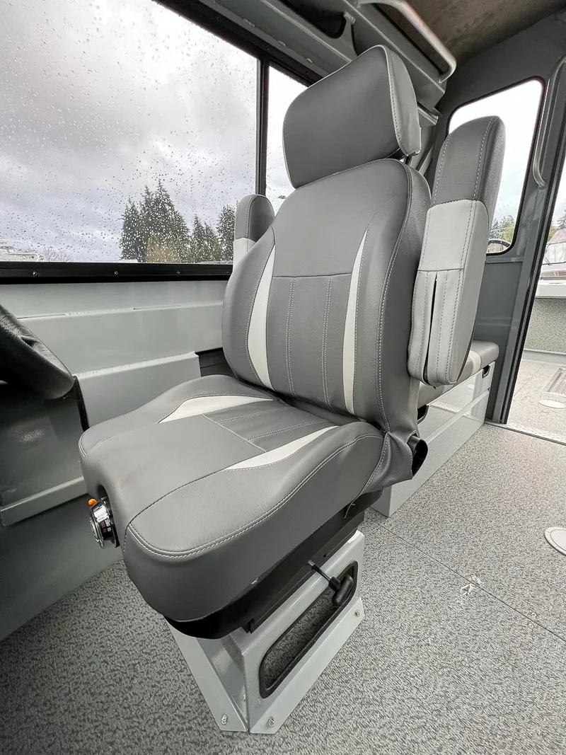 Slide: The Image of Hewescraft 210 Sea Runner HT 2026 - 13