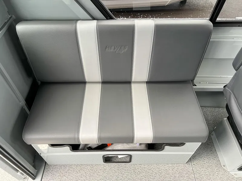 Slide: The Image of Hewescraft 210 Sea Runner HT 2026 - 15