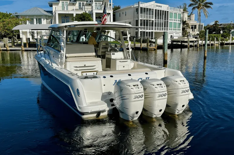 Slide: The Image of Boston Whaler 345 CONQUEST 2018 - 12