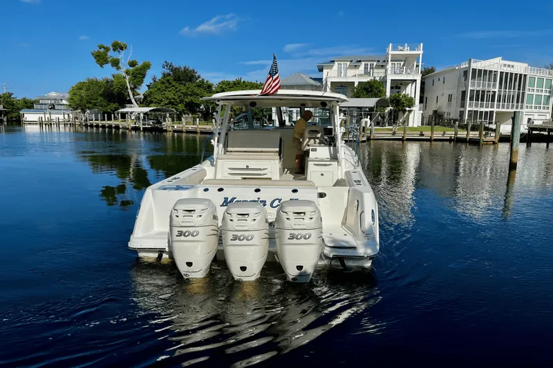 Slide: The Image of Boston Whaler 345 CONQUEST 2018 - 13