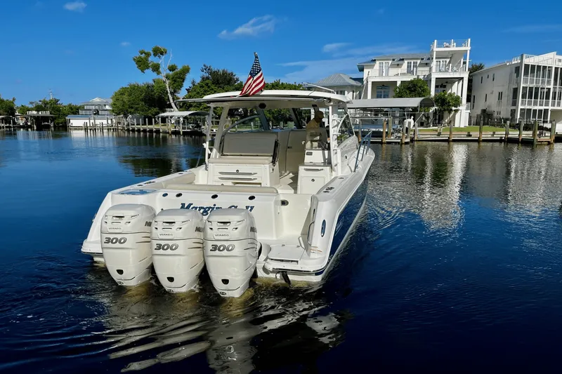 Slide: The Image of Boston Whaler 345 CONQUEST 2018 - 14