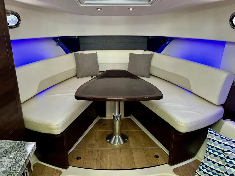 Slide: The Image of Boston Whaler 345 CONQUEST 2018 - 28