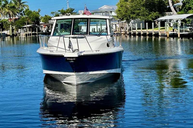 Slide: The Image of Boston Whaler 345 CONQUEST 2018 - 6