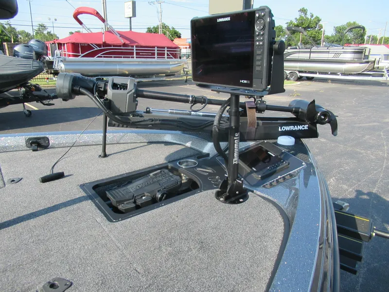 Slide: The Image of 2023 Ranger Z519 boat with Lowrance fishfinder and trolling motor on deck. - 4