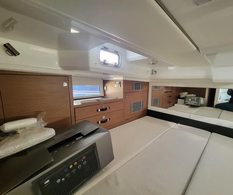 Slide: The Image of Jeanneau Leader 12.5 WA 2024 - 52