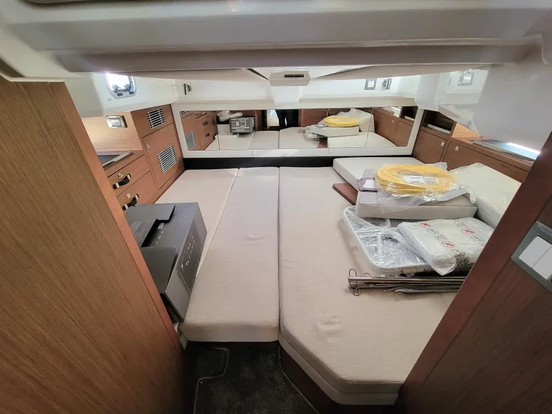 Slide: The Image of Jeanneau Leader 12.5 WA 2024 - 54