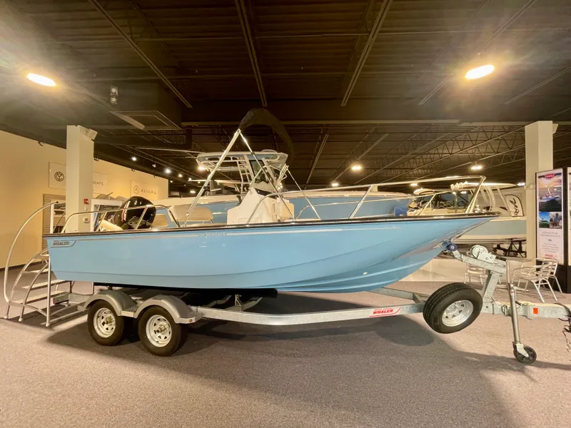 Slide: The Image of Boston Whaler 190 Montauk 2026 - 0